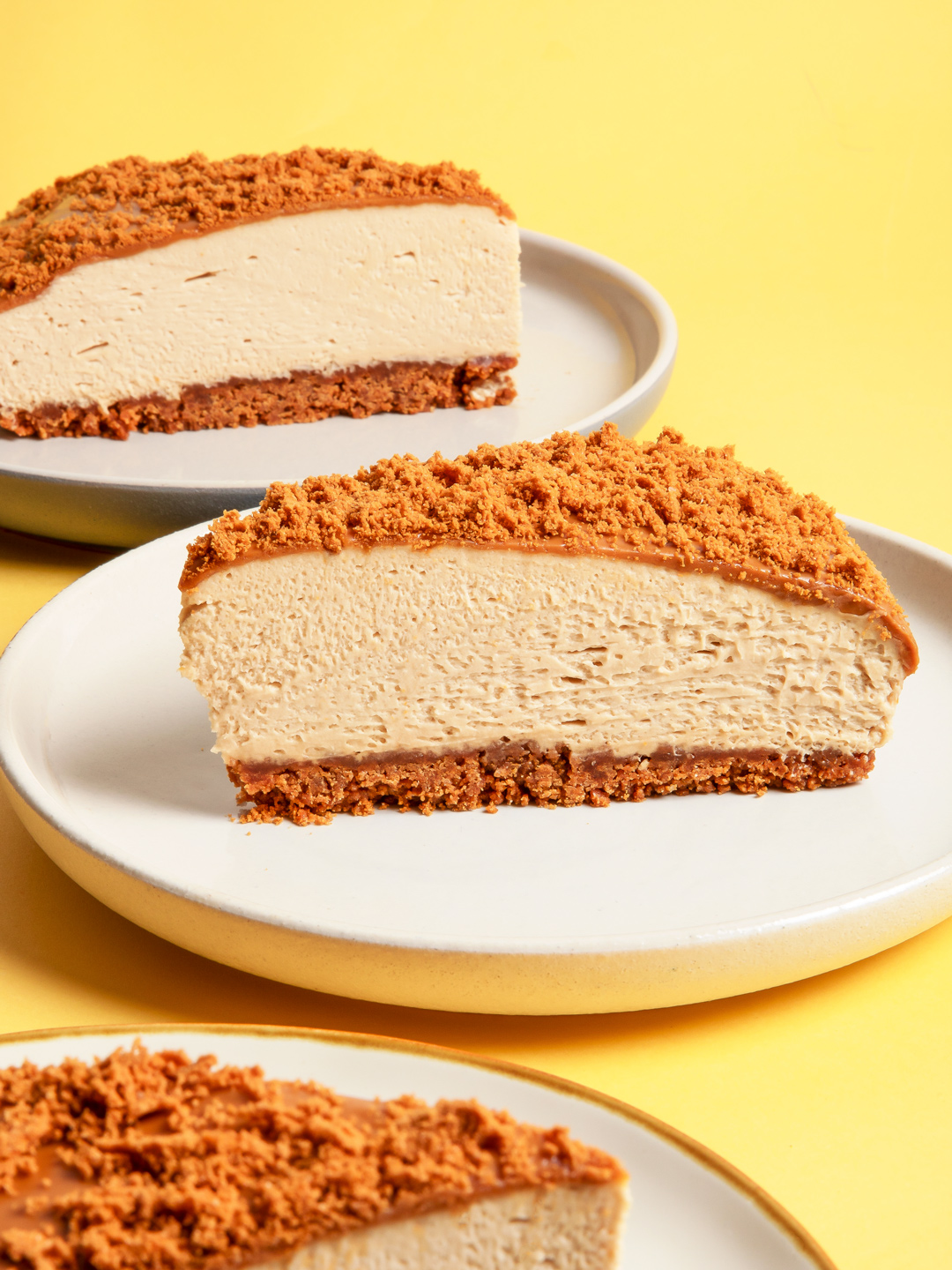 Side view of biscoff cheesecake servings