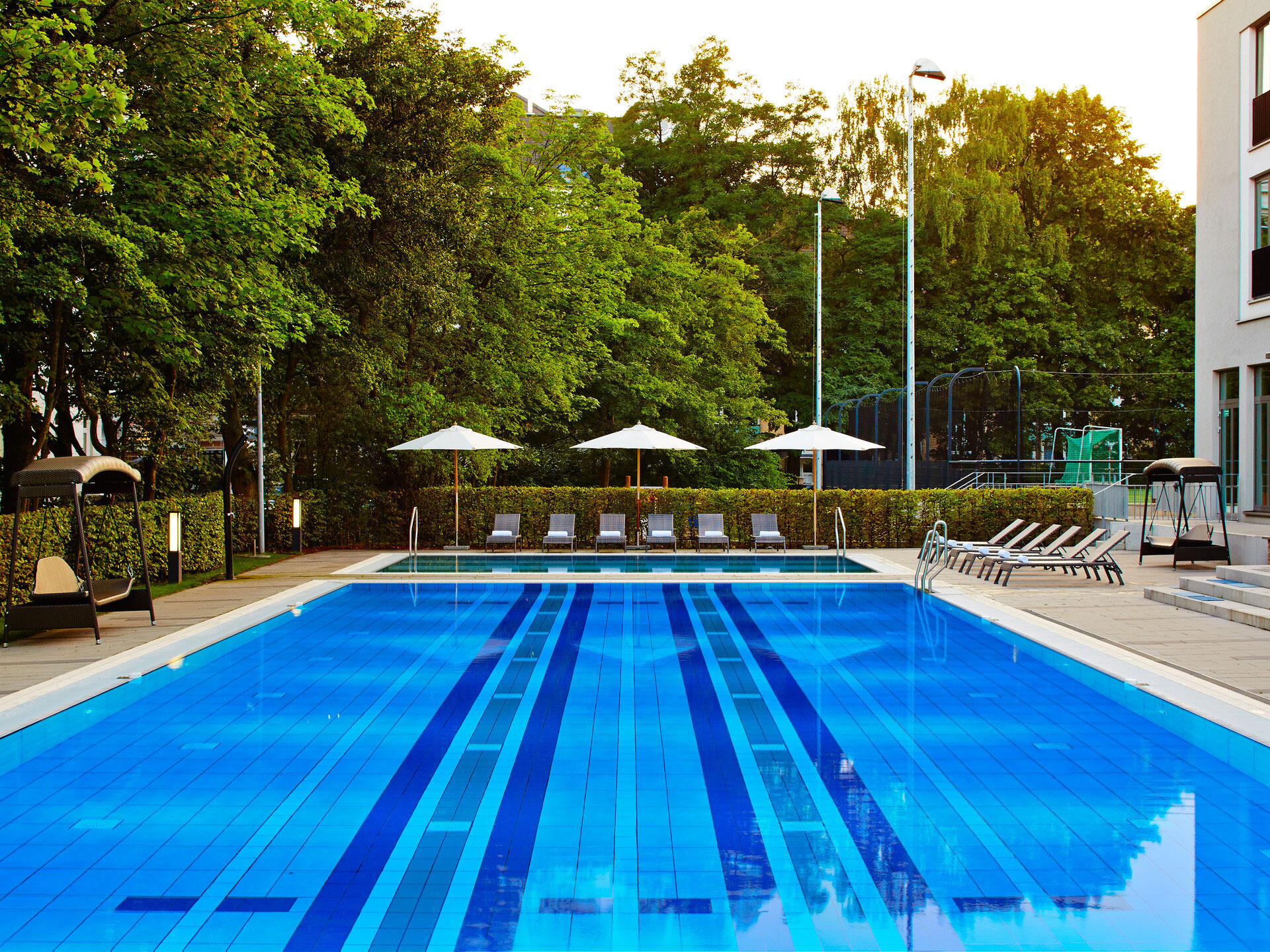 SCHWIMMBÄDER