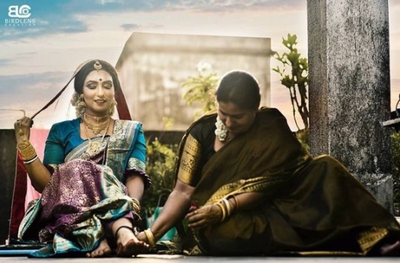 bengali wedding pose