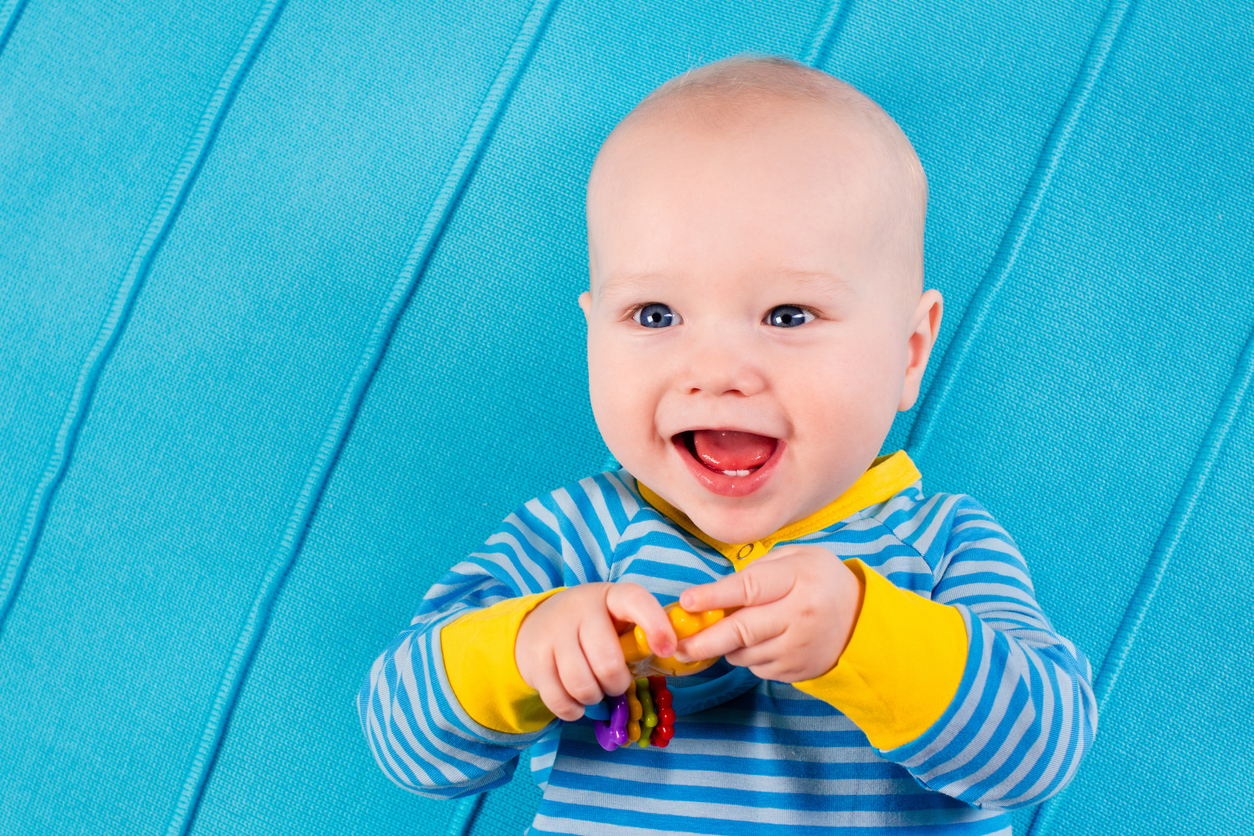 bambino e primi denti