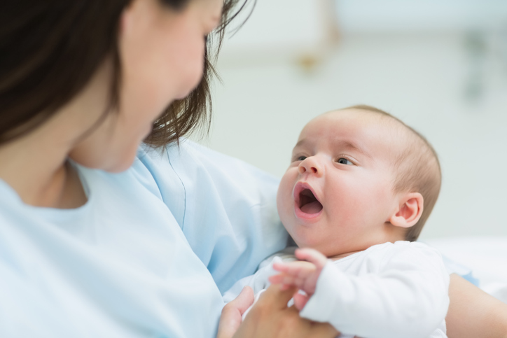 neonato che presenta coliche gassose 