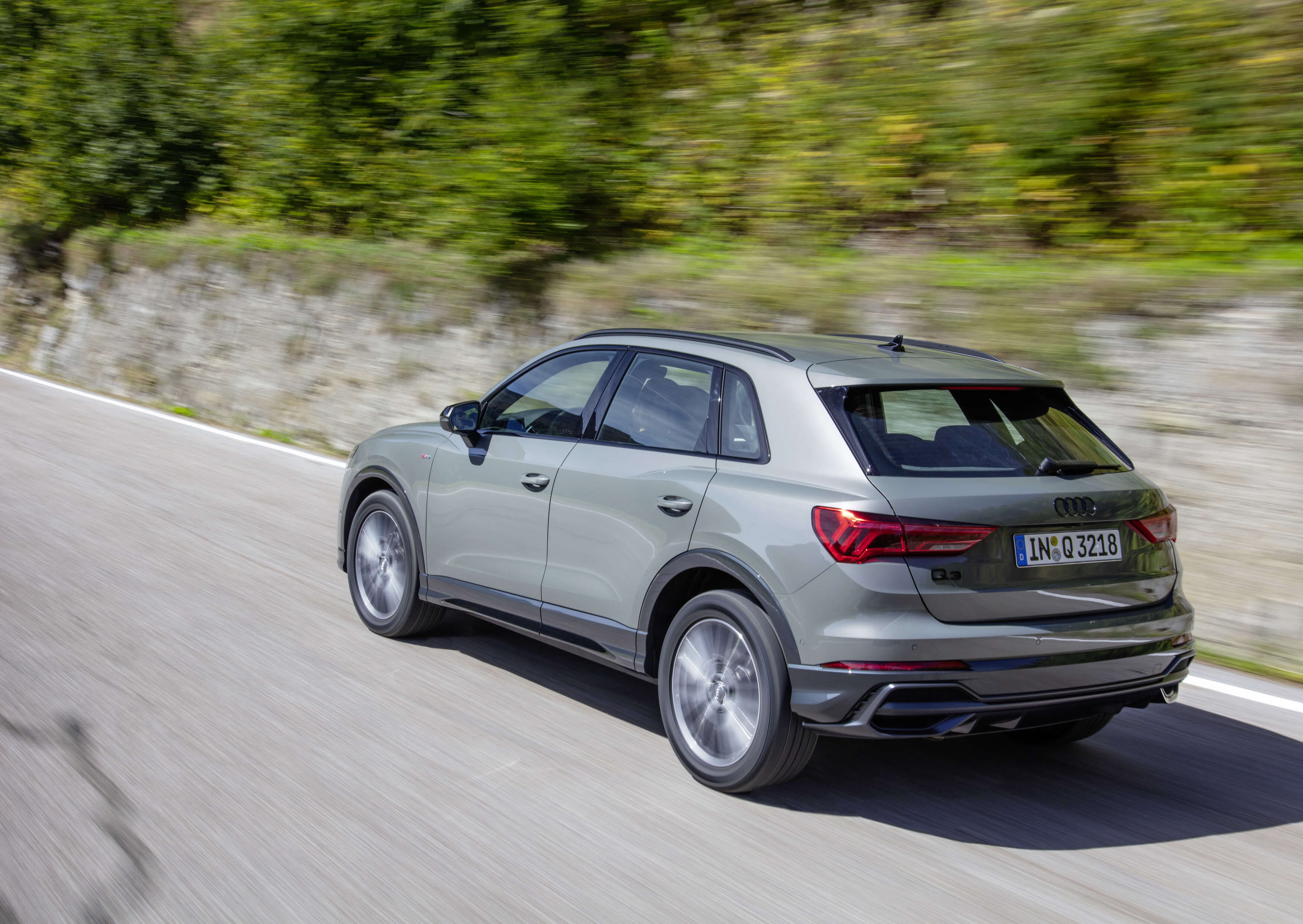 Best Luxury Subcompact Suv 2024 - q9ukt6g