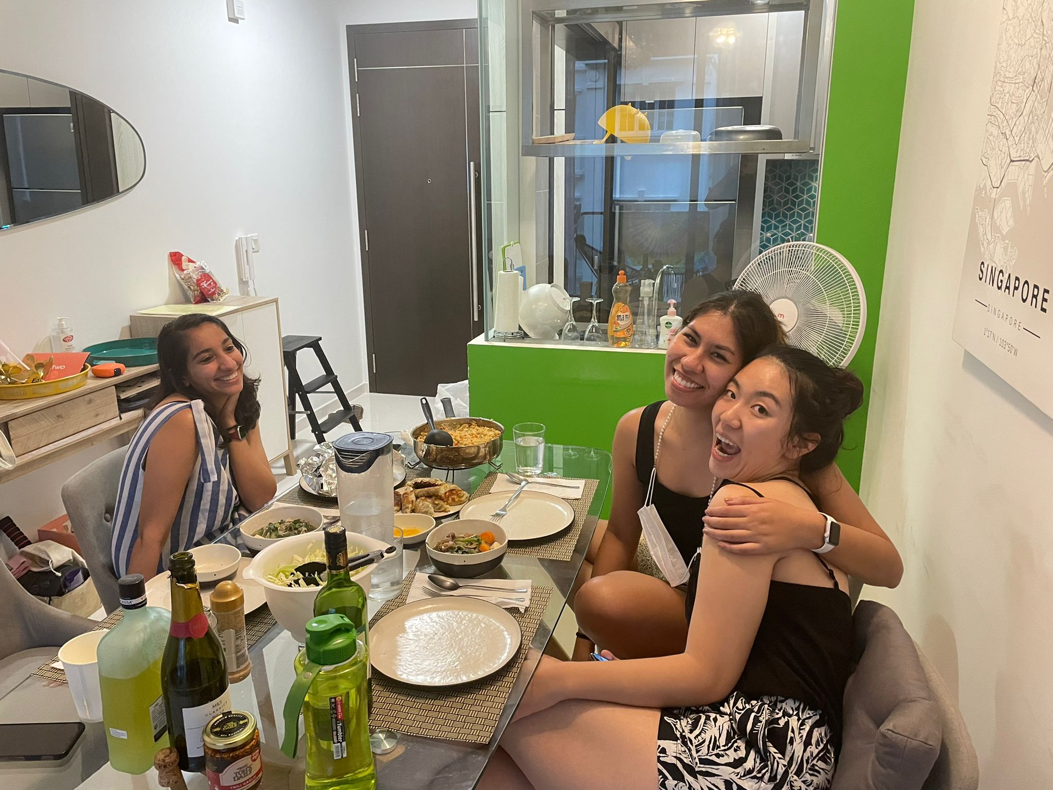 Gabriela with her housemate and friend she met at her first Casa Mia Coliving event!