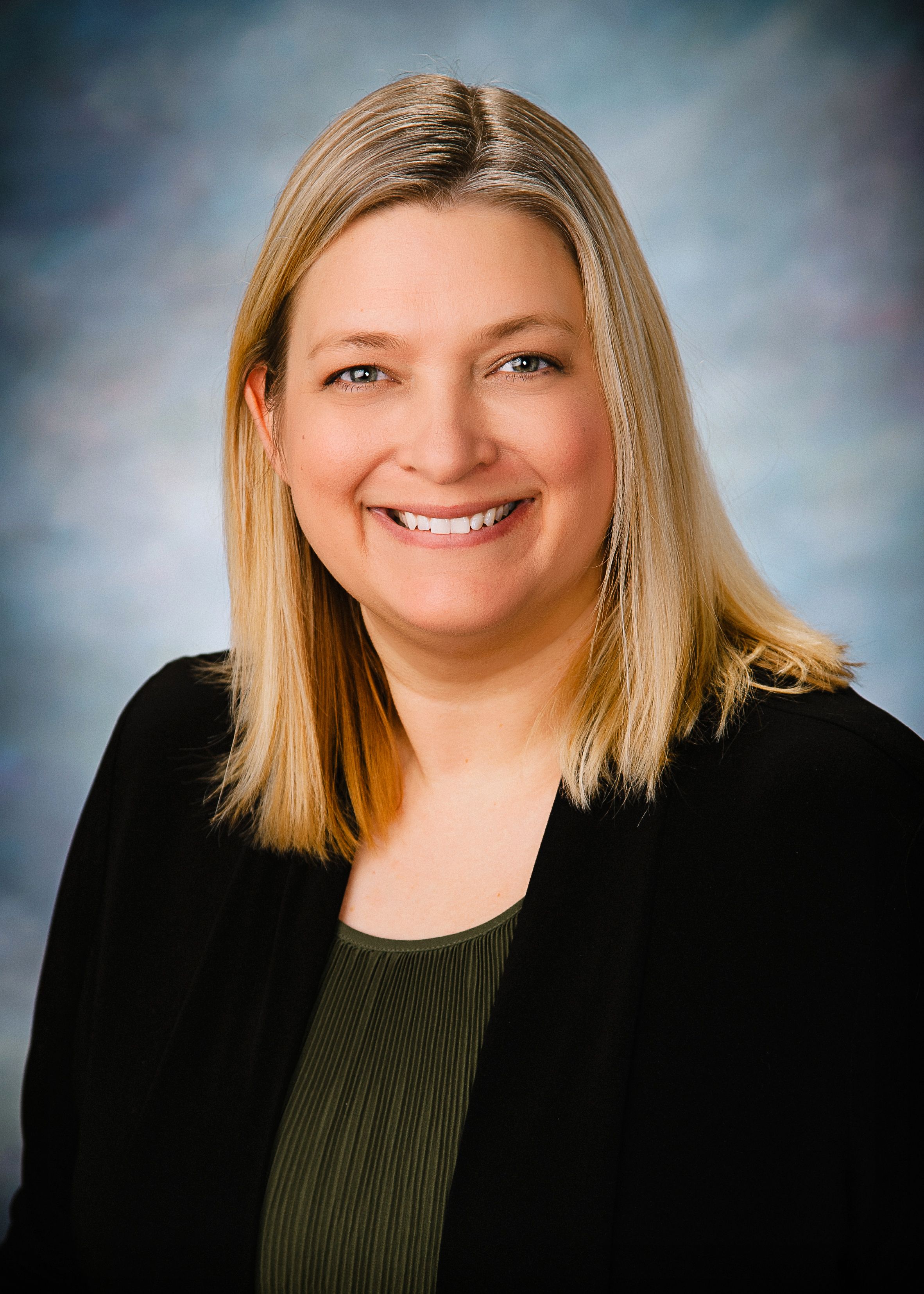 Photo of Jennifer Larson.