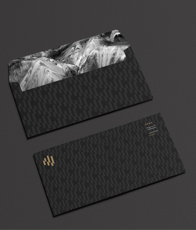 Bréfumslög sem voru sérhönnuð fyrir Kviku banka af Hér&Nú auglýsingastofu