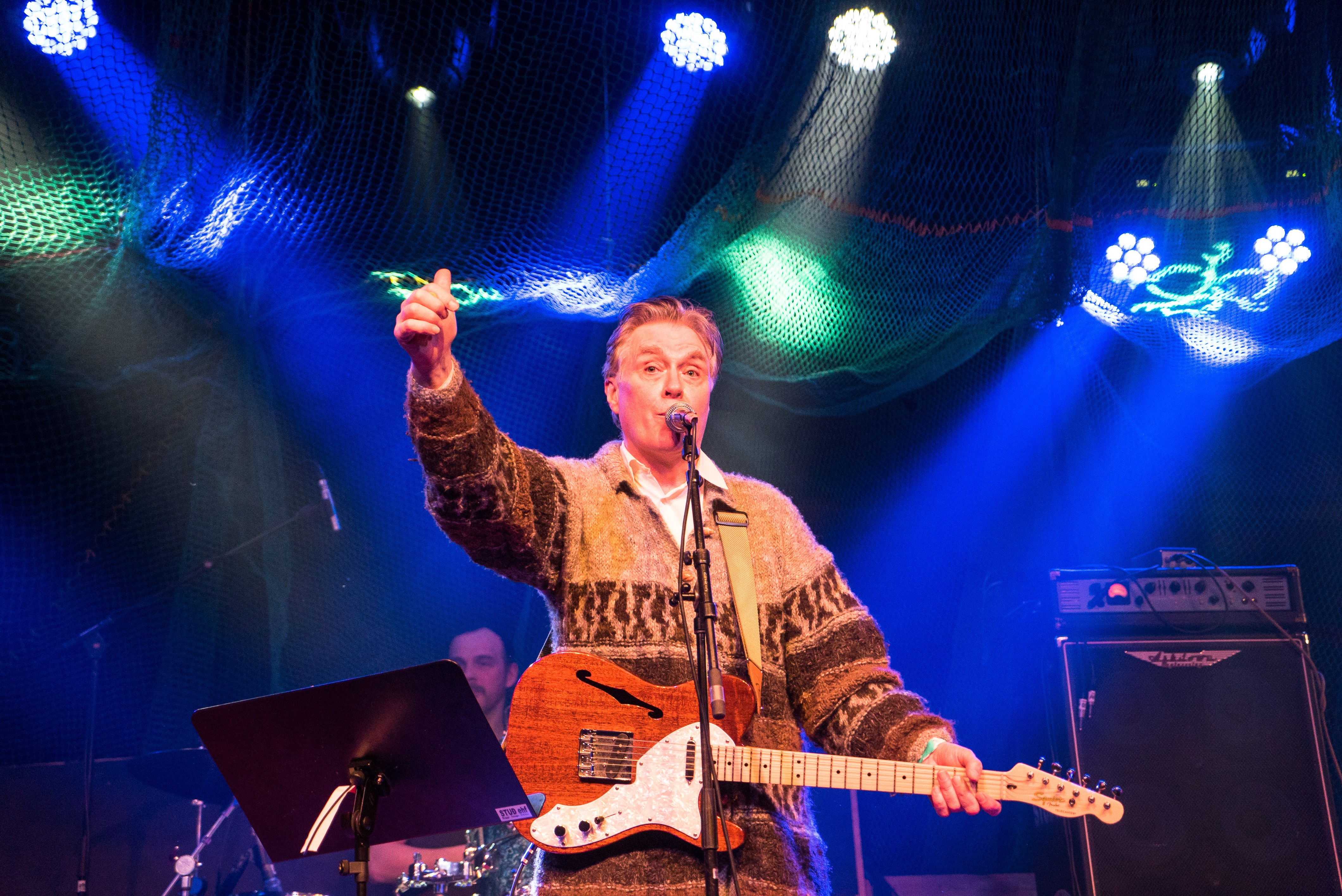 Musician Jónas Sig playing at Aldrei fór ég suður