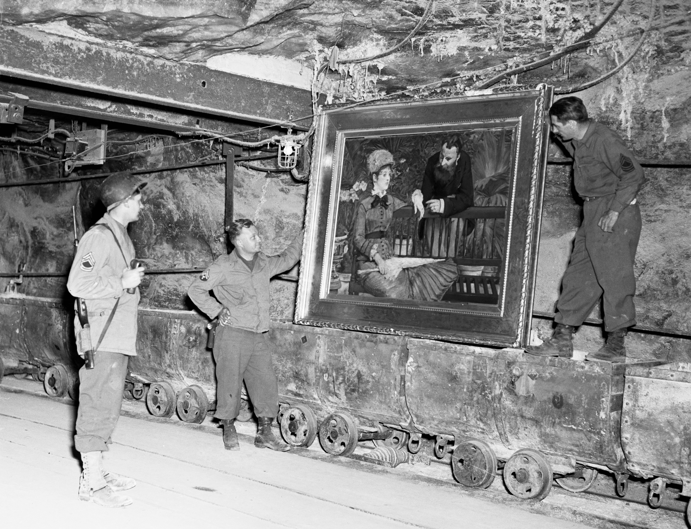 "Des soldats américains découvrent une toile d’Edouard Manet dans la mine de Merkers en Allemagne" 