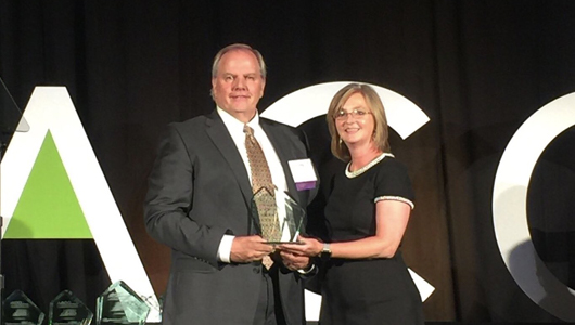MacStadium CEO, Greg McGraw, receives the GA Fast 40 award
