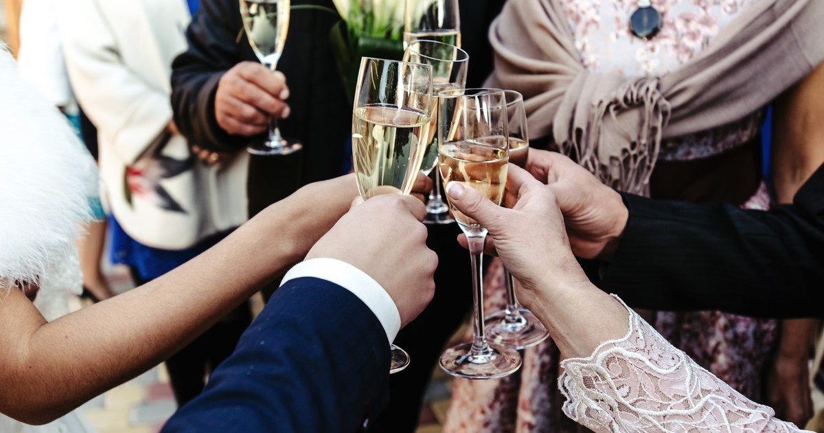 Yes! You CAN drink while breastfeeding Netmums