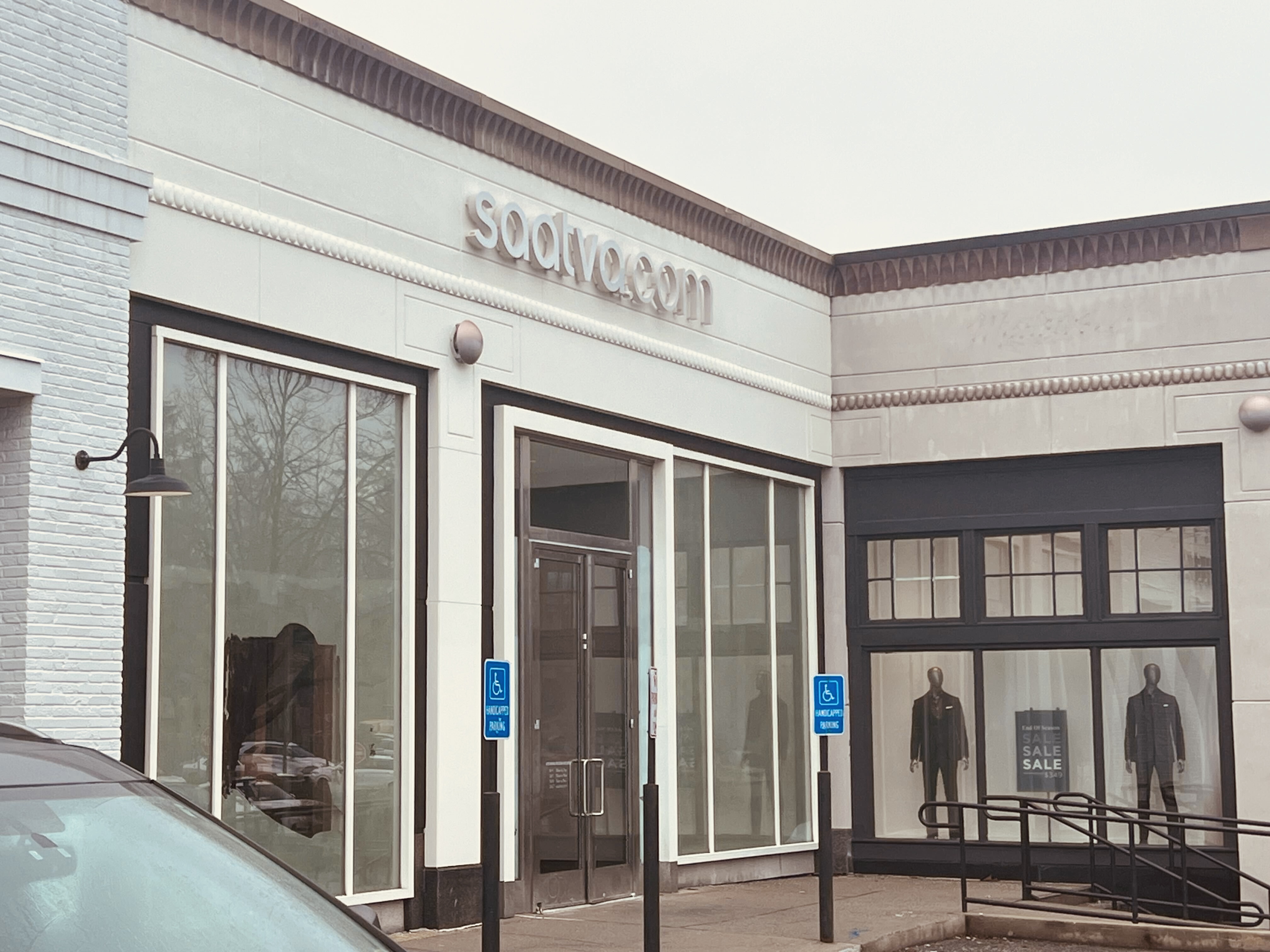 Saatva unveils its second NY retail location in the Gate at Manhasset ...