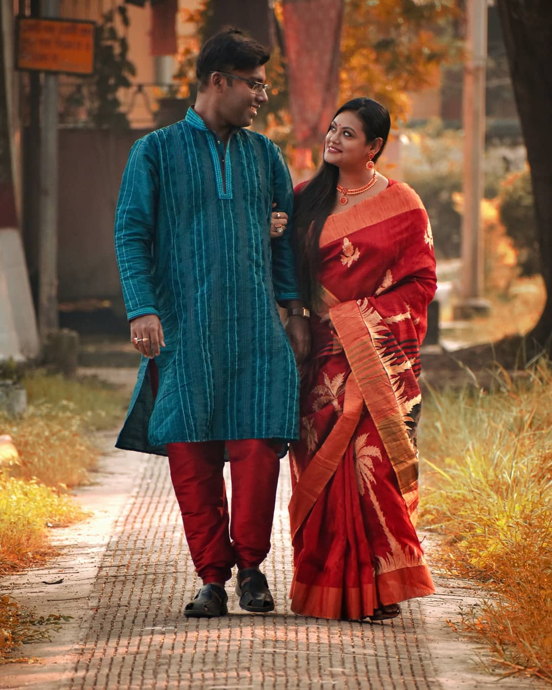 Couple Photoshoot  poses in Sarees  Kannada popular