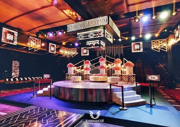 beautiful wedding stage decoration