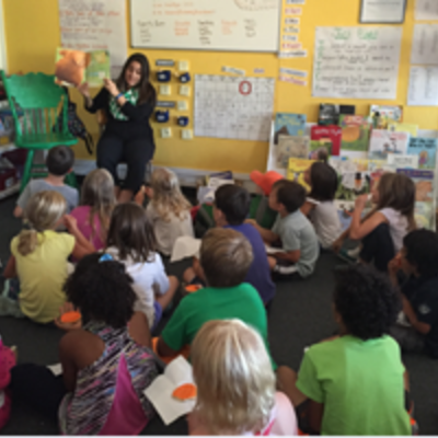Photograph of Catalina Rincon teaching students.