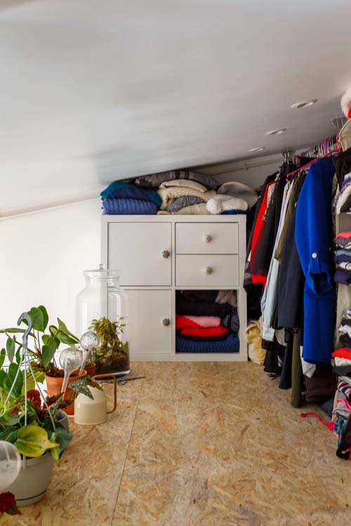 Dressing mezzanine