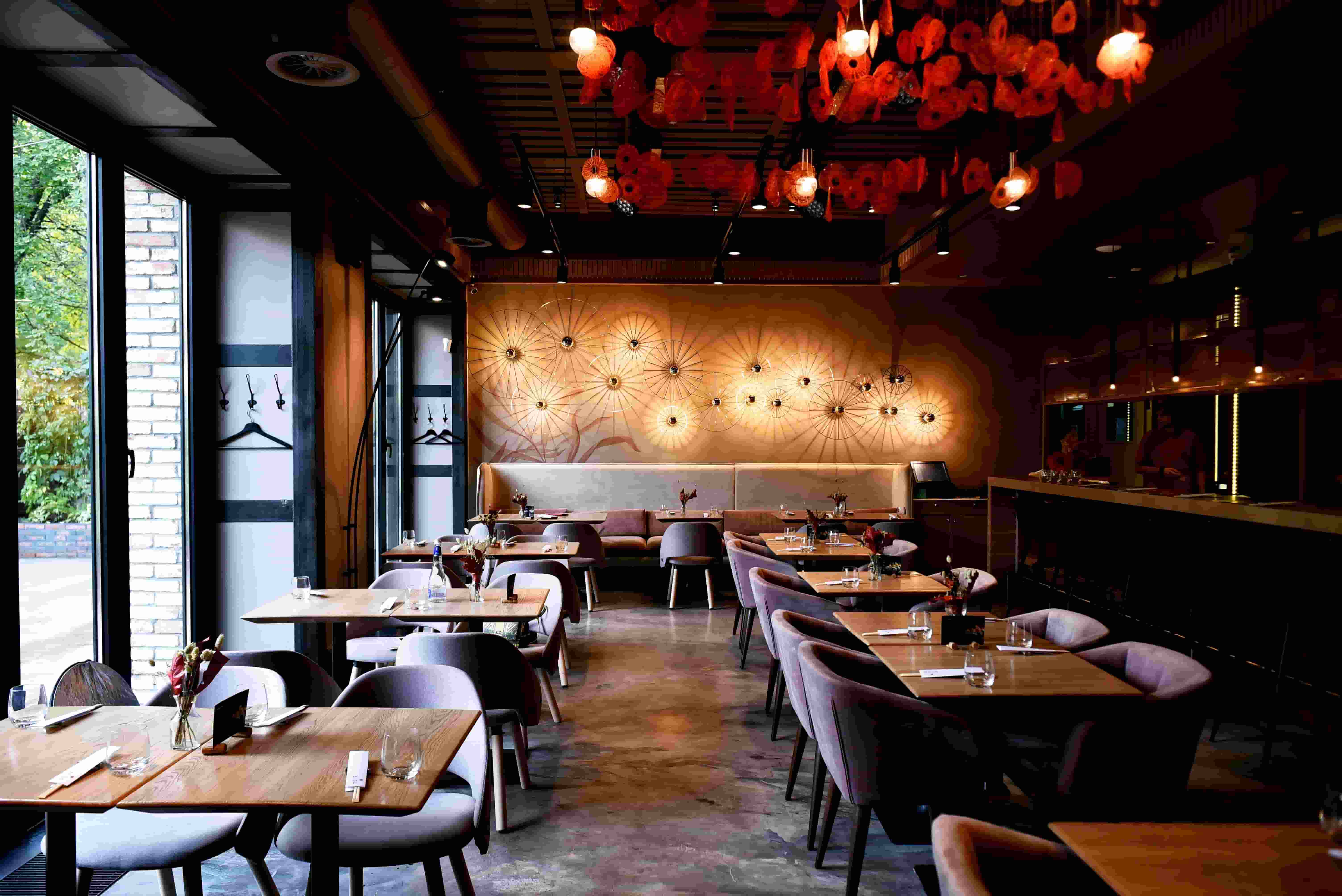 Intérieur rénové d'un restaurant