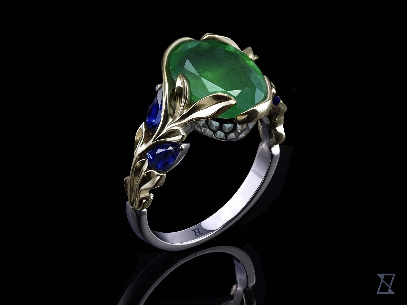 Floral wedding ring with 3.50 ct emerald and sapphires in two colour gold.